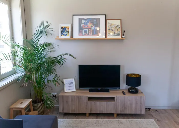 Dvnest - Premium 1br With River View! *